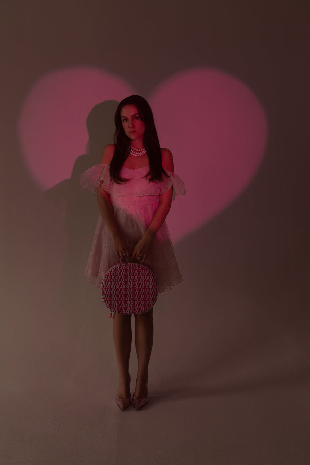 Vintage 70s Barbie Pink and White Case – Collector’s Item