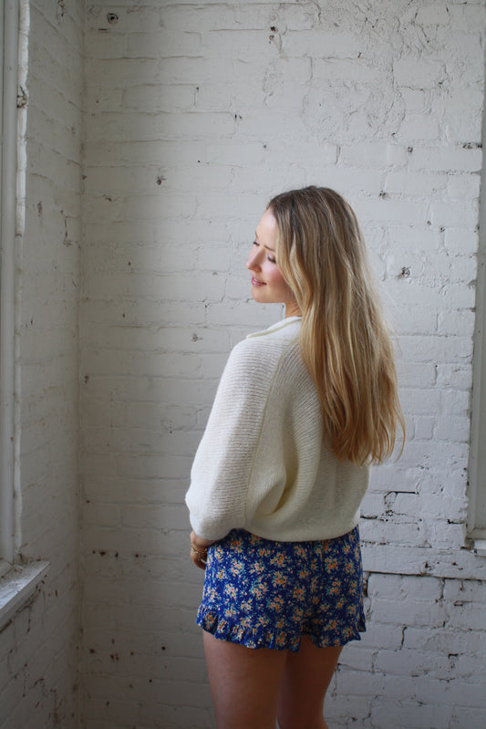 Floral printed shorts with a frilly hemline