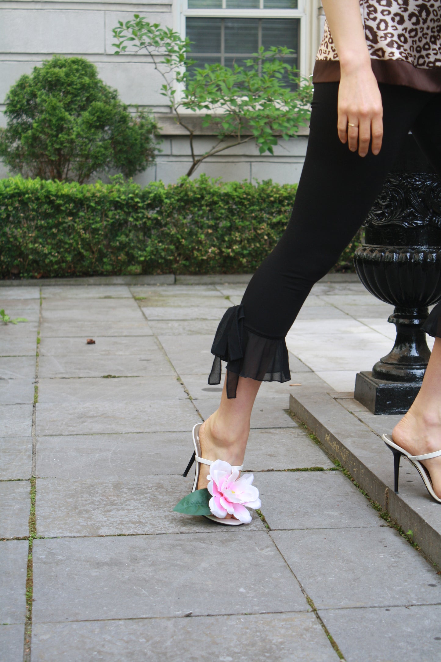 Vintage Y2K black capri pants