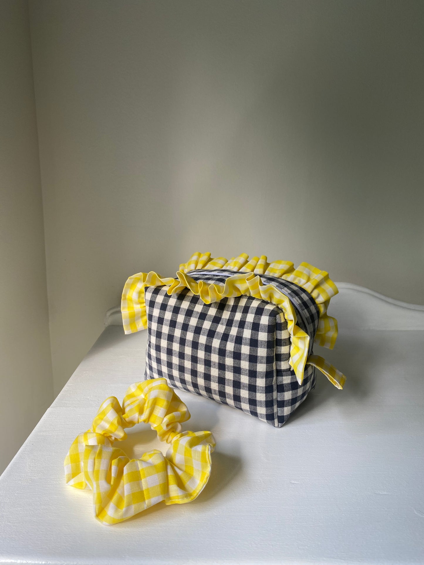 Makeup bag - black and yellow