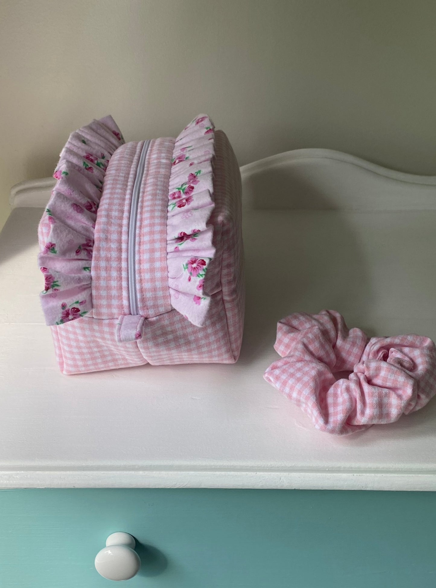 Large makeup bag - pink and white