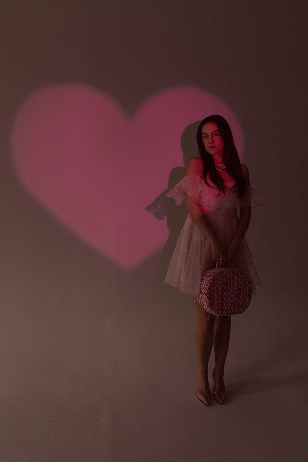 Vintage 70s Barbie Pink and White Case – Collector’s Item