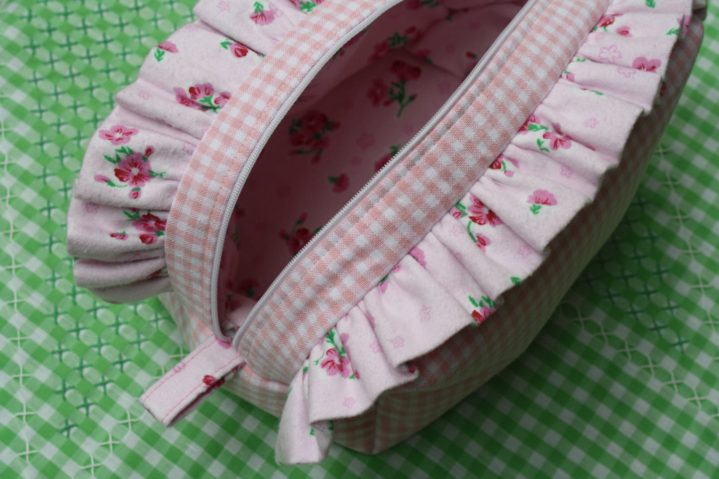 Large makeup bag - pink and white