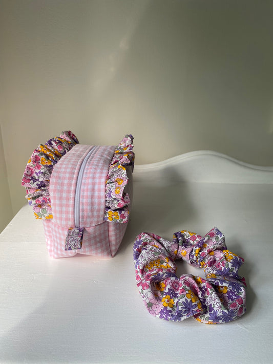 Makeup bag - pink and white