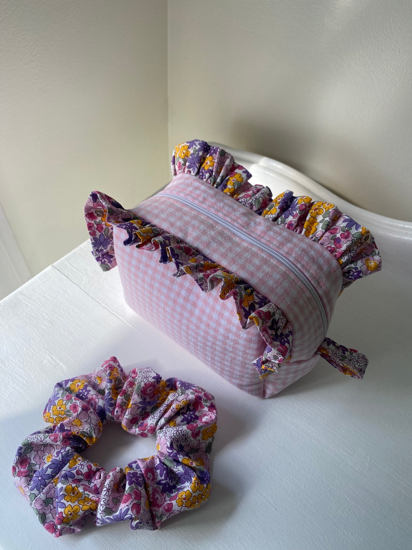 Makeup bag - pink and white